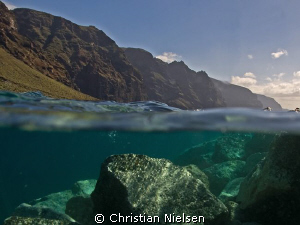 Tenerife under and above the surface.
A try with a over/... by Christian Nielsen 